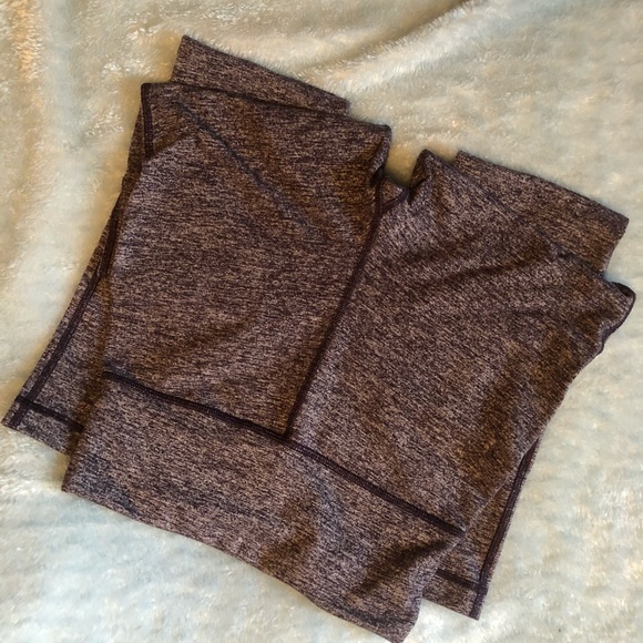 Lululemon size 4 (long) legging - Picture 3 of 3